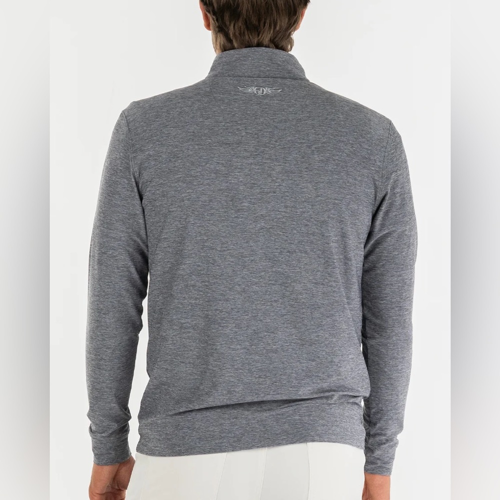 ⛳️ Straight Down This best selling men’s pullover quarter zip is a must-have! ⛳️